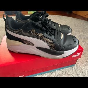 Puma Sneakers